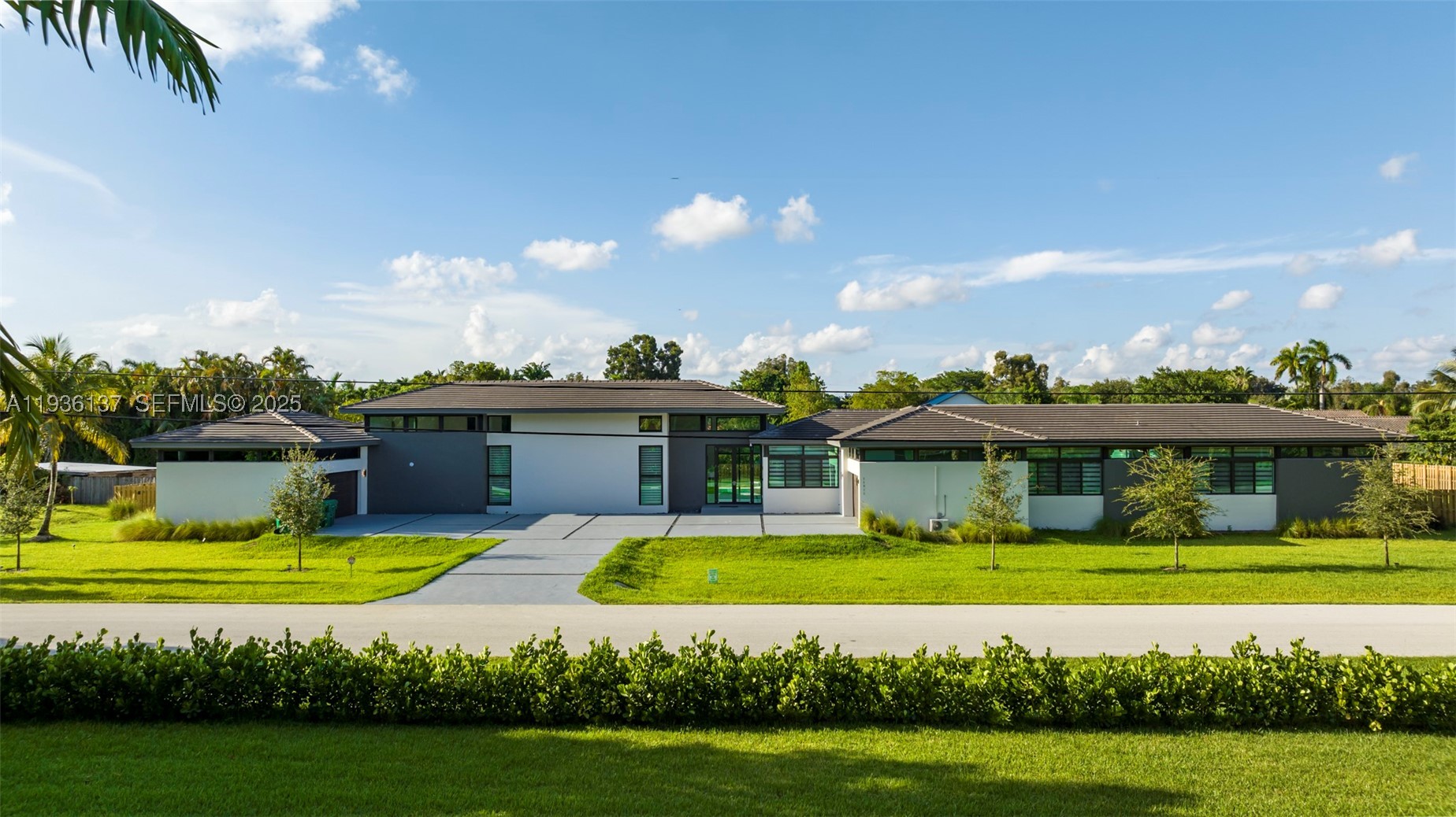 11911 NW 2 St