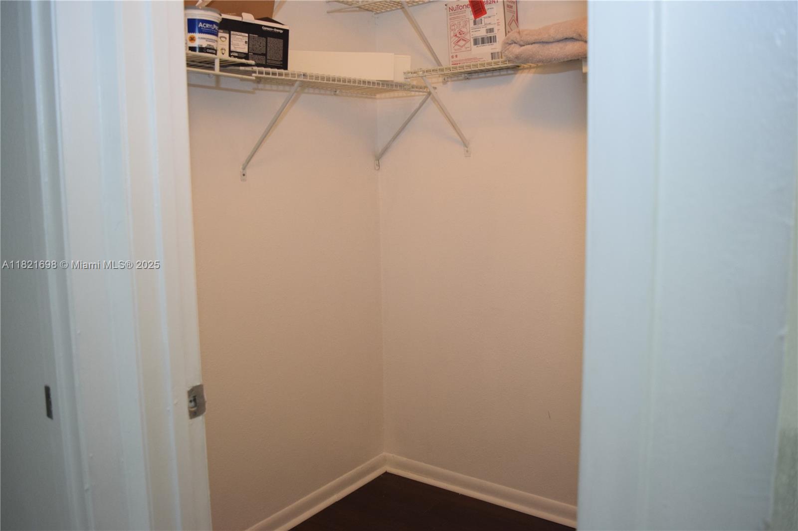 SUMMER LAKE - Residential Lease