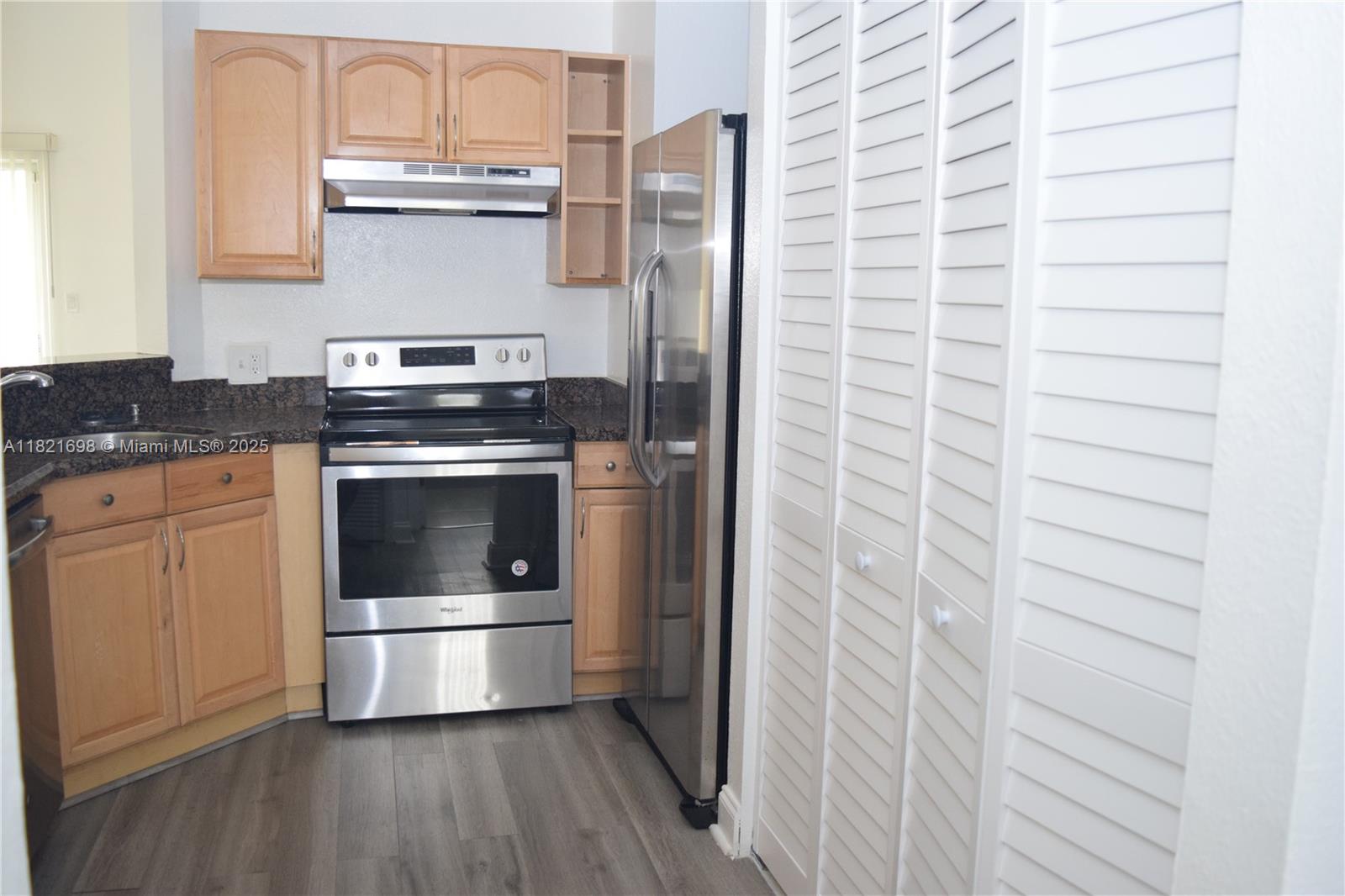 SUMMER LAKE - Residential Lease