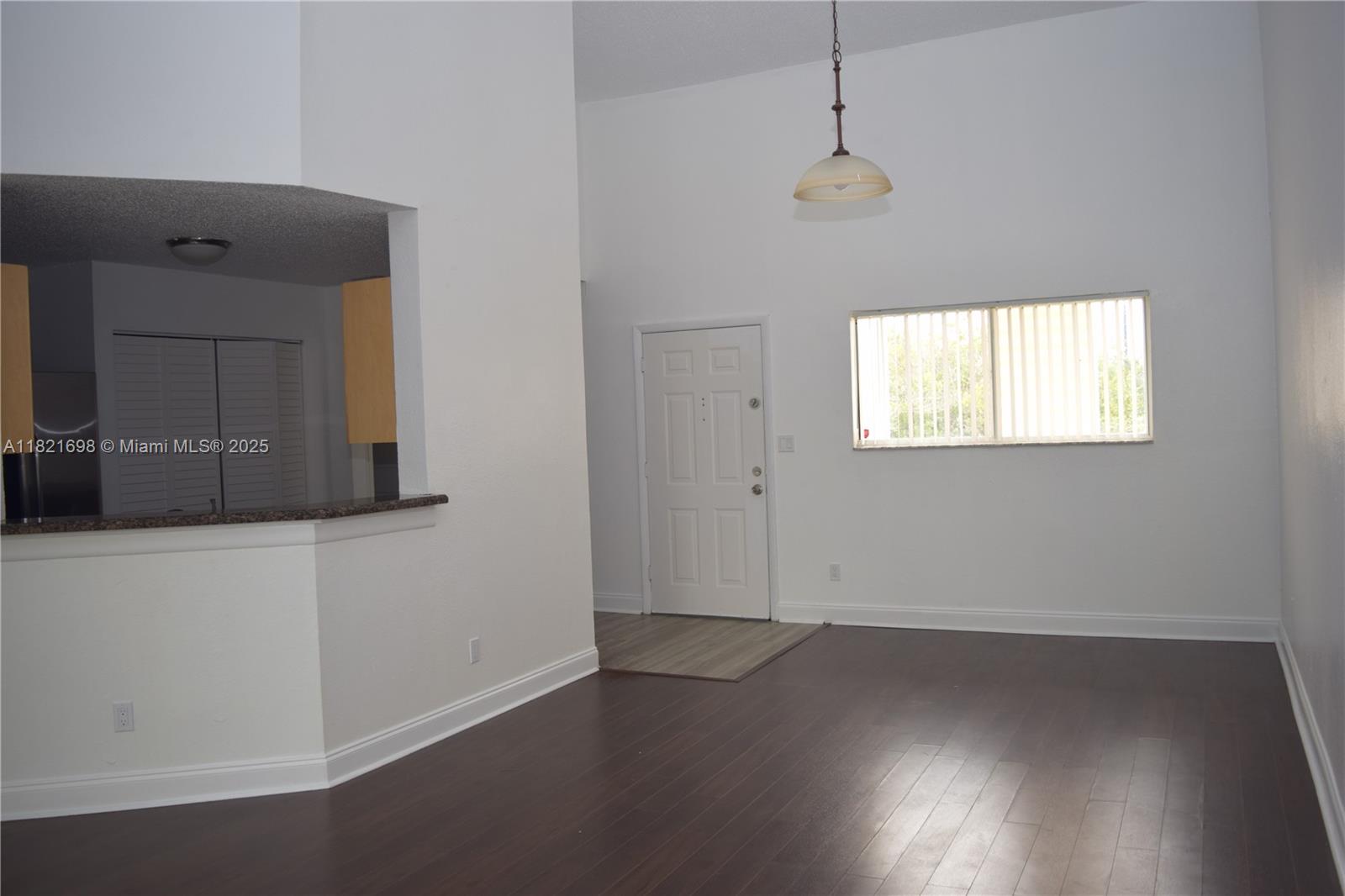 SUMMER LAKE - Residential Lease
