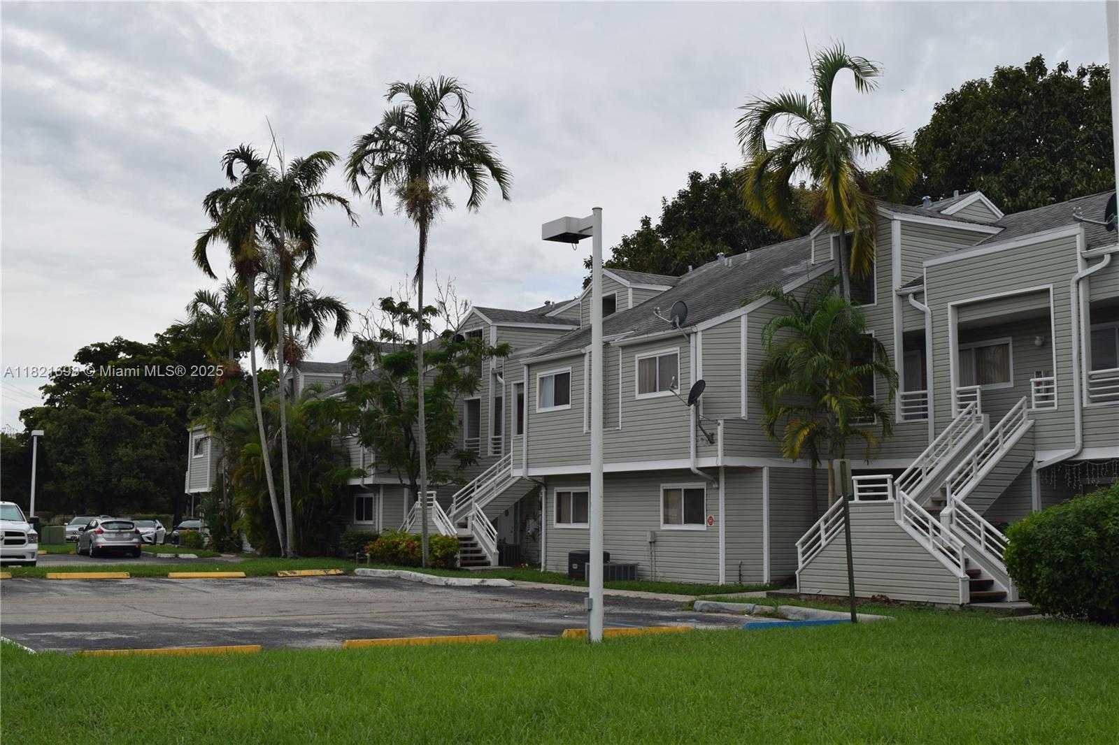 SUMMER LAKE - Residential Lease