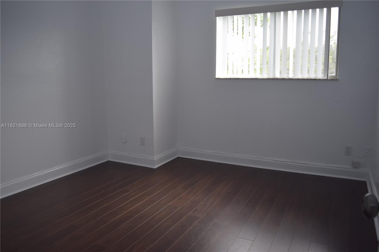 SUMMER LAKE - Residential Lease
