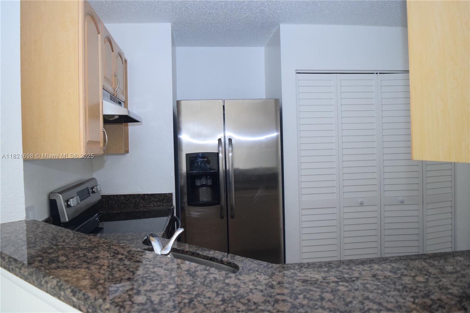 SUMMER LAKE - Residential Lease