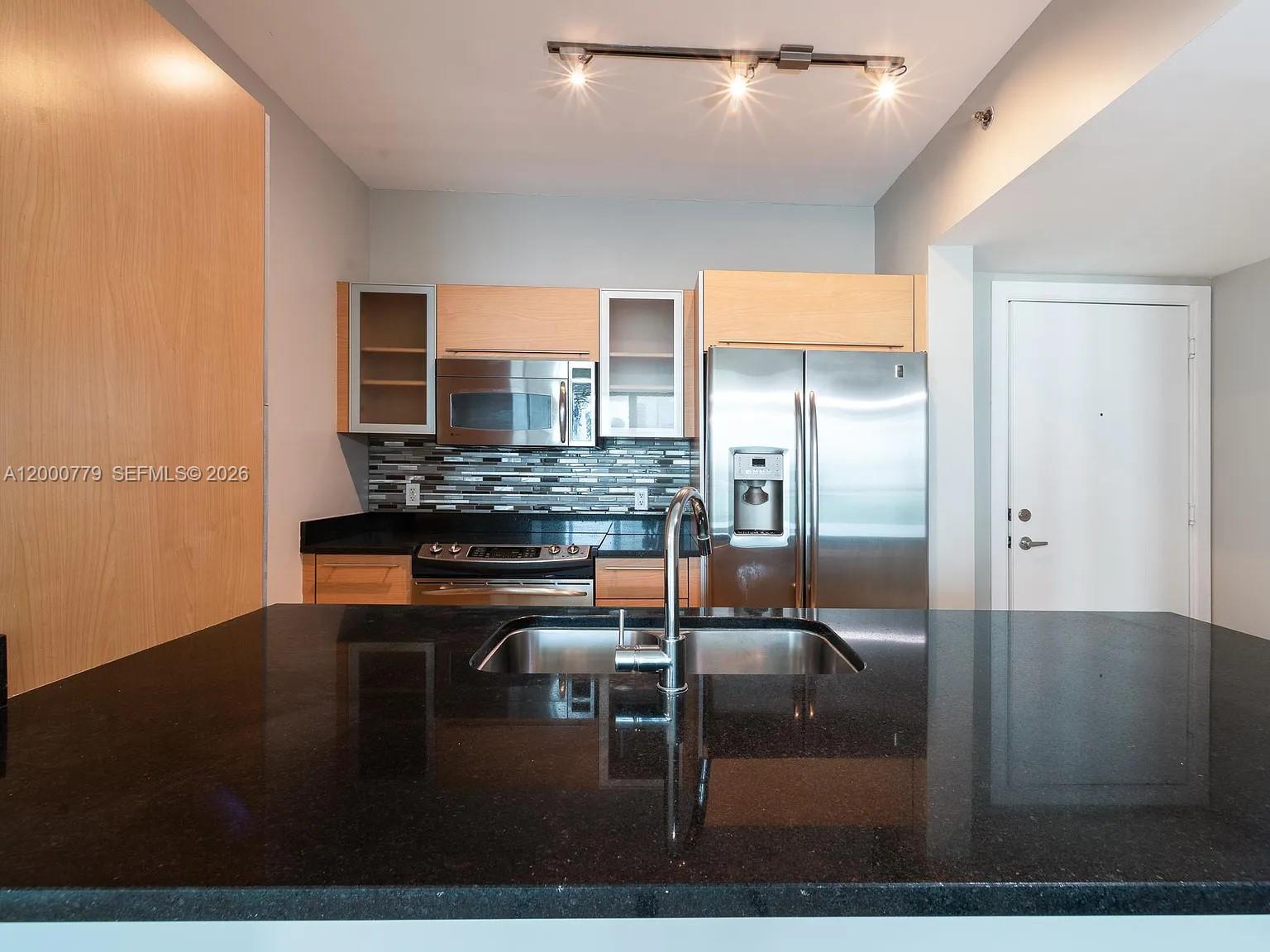 THE PLAZA 851 BRICKELL CO - Residential Lease