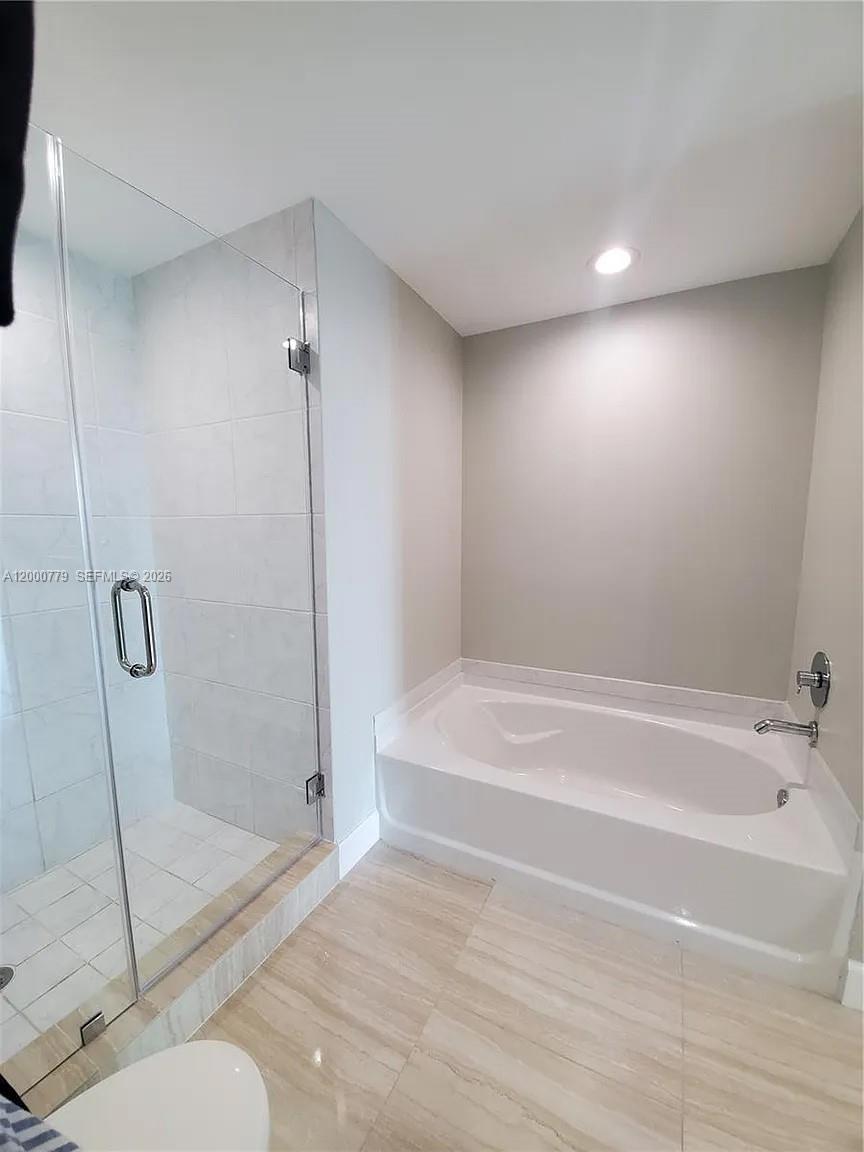 THE PLAZA 851 BRICKELL CO - Residential Lease