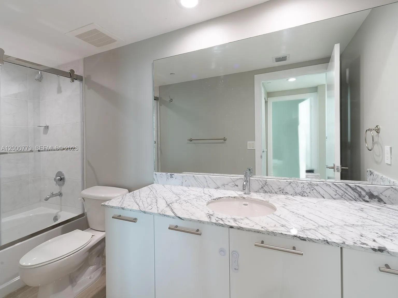 THE PLAZA 851 BRICKELL CO - Residential Lease