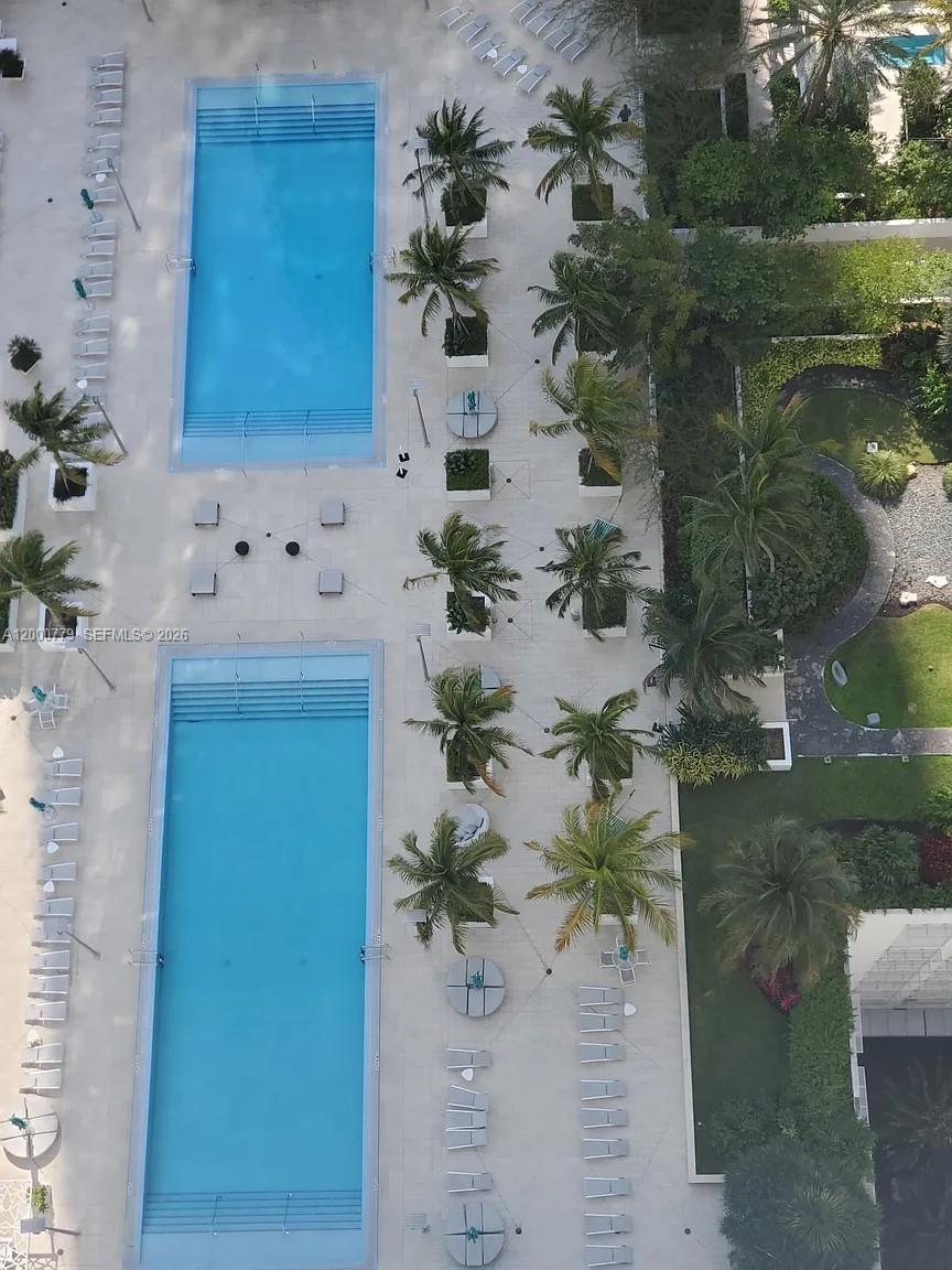 THE PLAZA 851 BRICKELL CO - Residential Lease