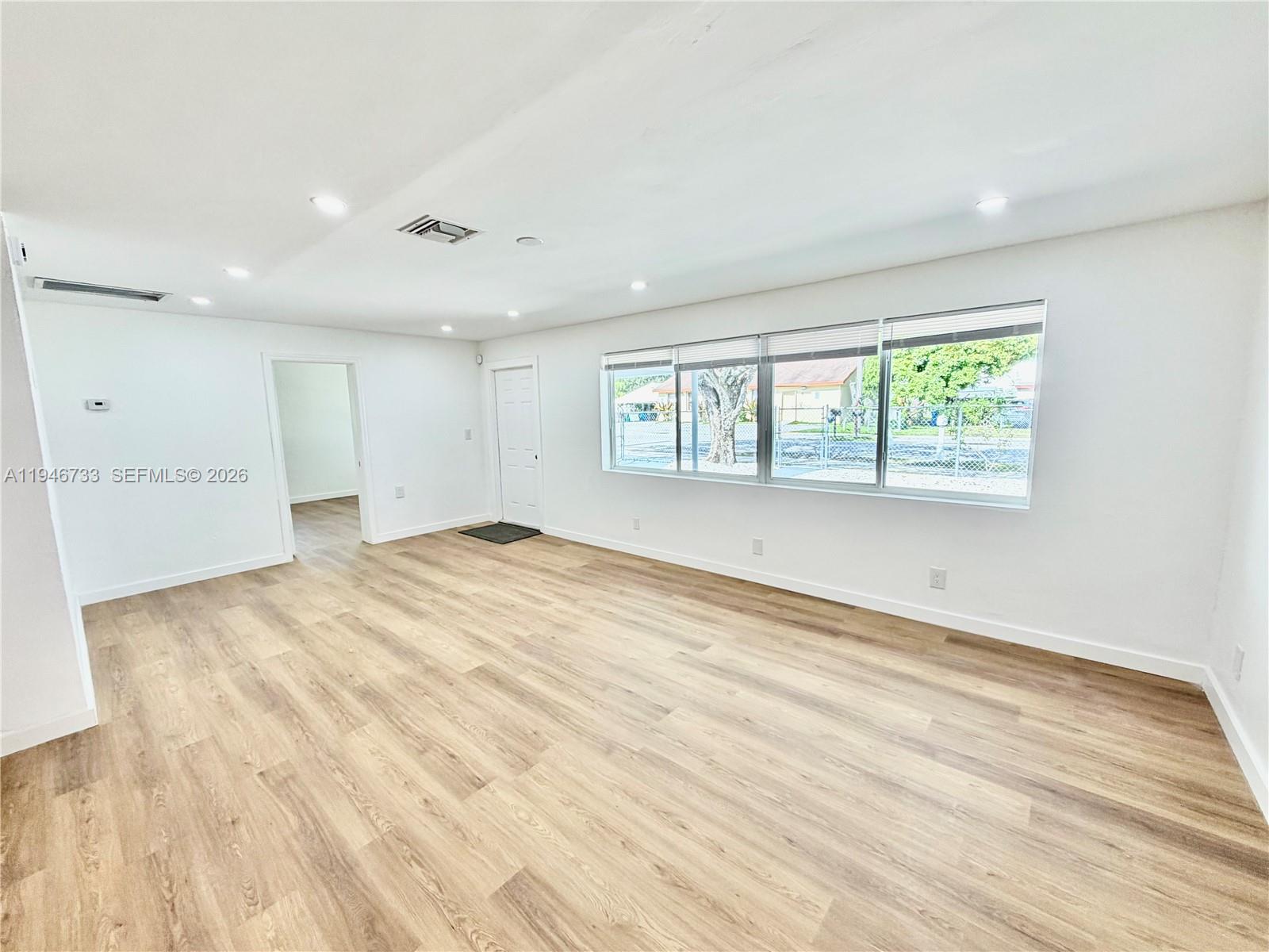 MIDDLE RIVER GARDENS - Residential