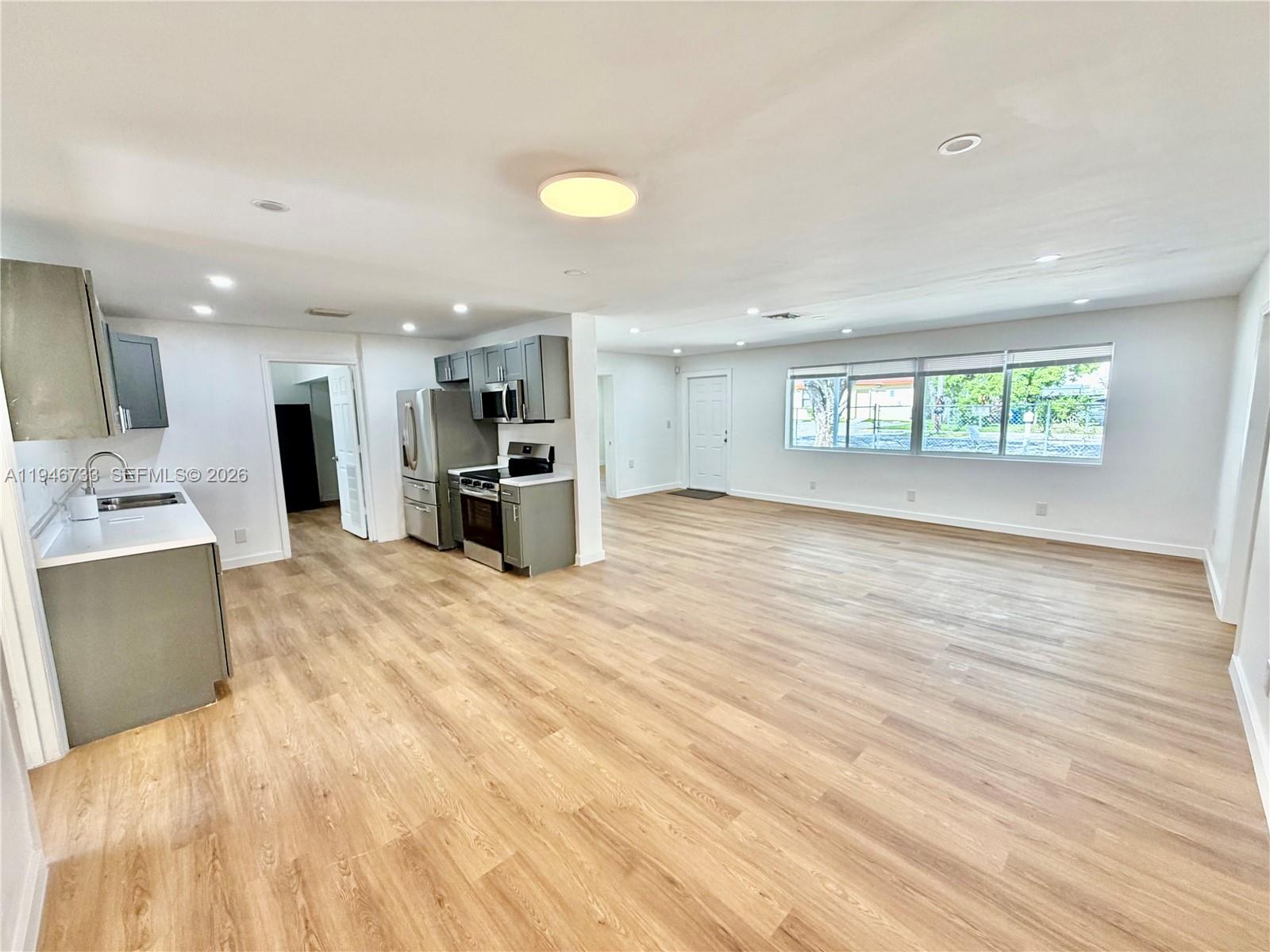 MIDDLE RIVER GARDENS - Residential