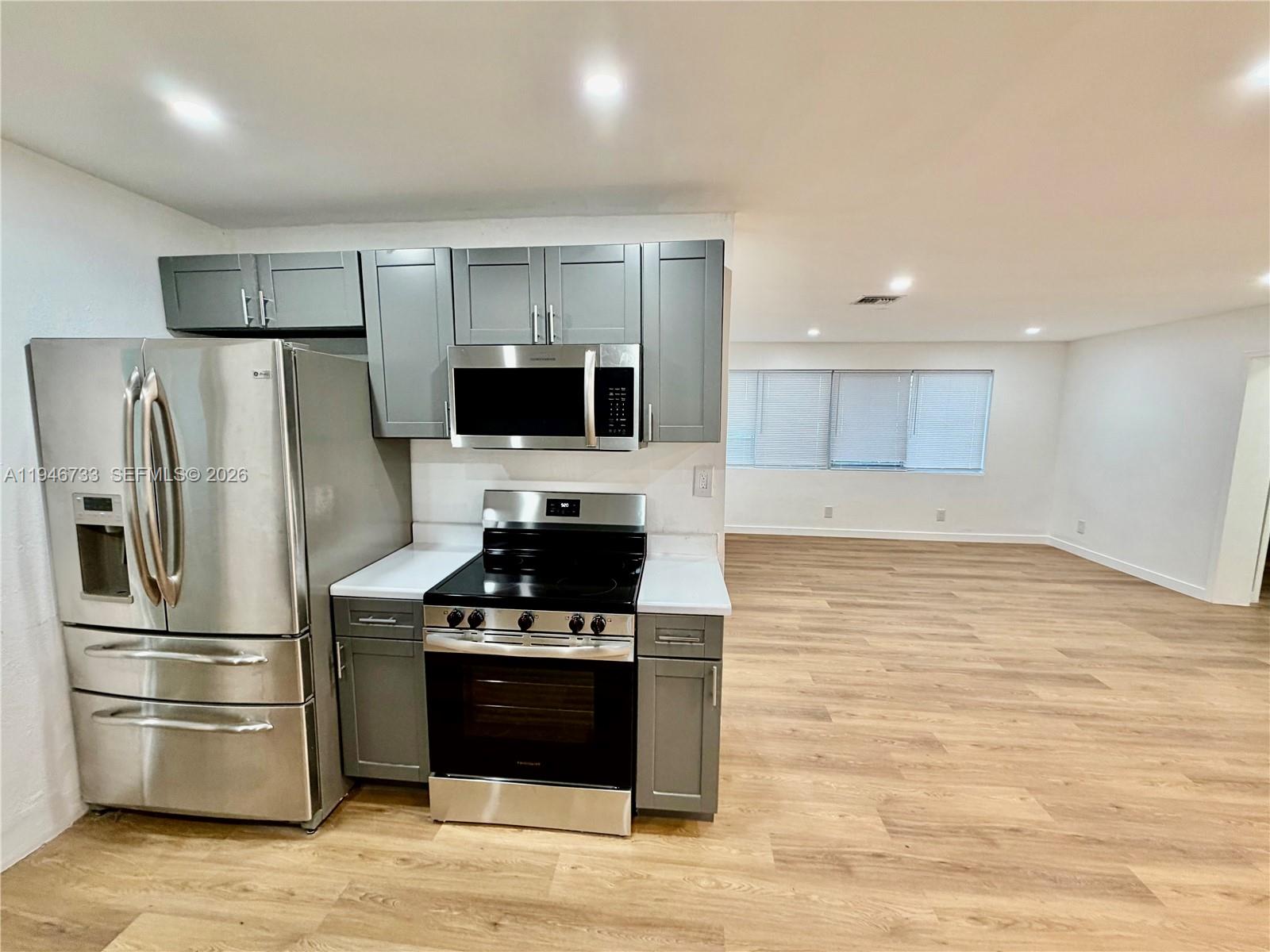 MIDDLE RIVER GARDENS - Residential