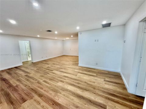 2036 NW 28th St Oakland Park FL 33311