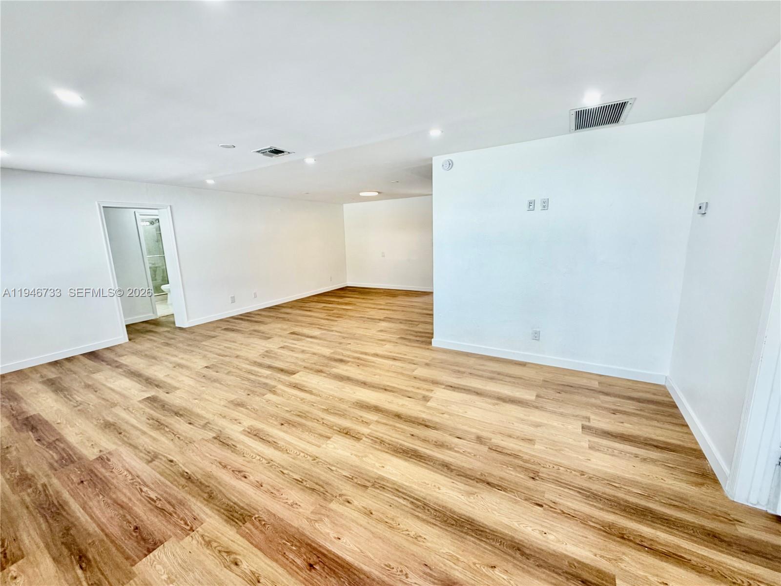 MIDDLE RIVER GARDENS - Residential