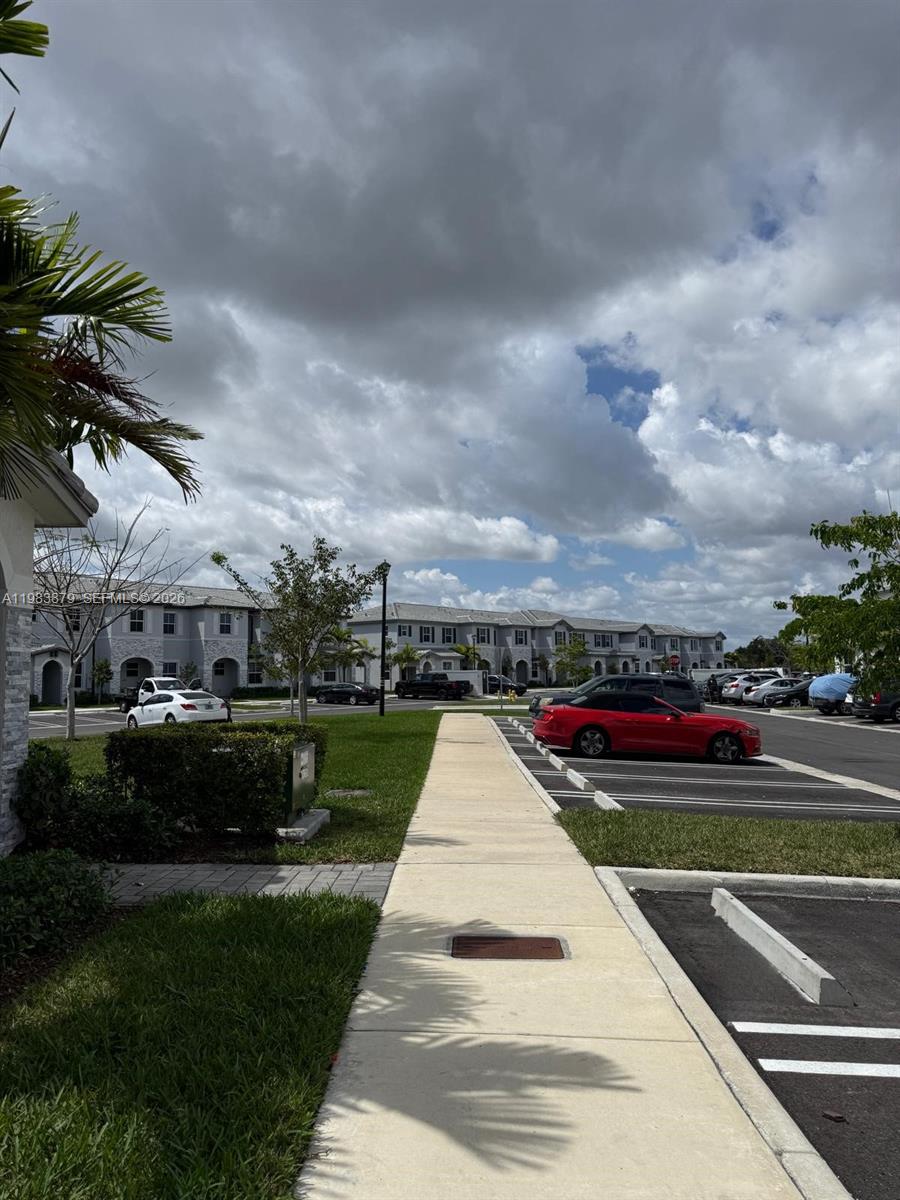 CEDAR POINTE - Residential