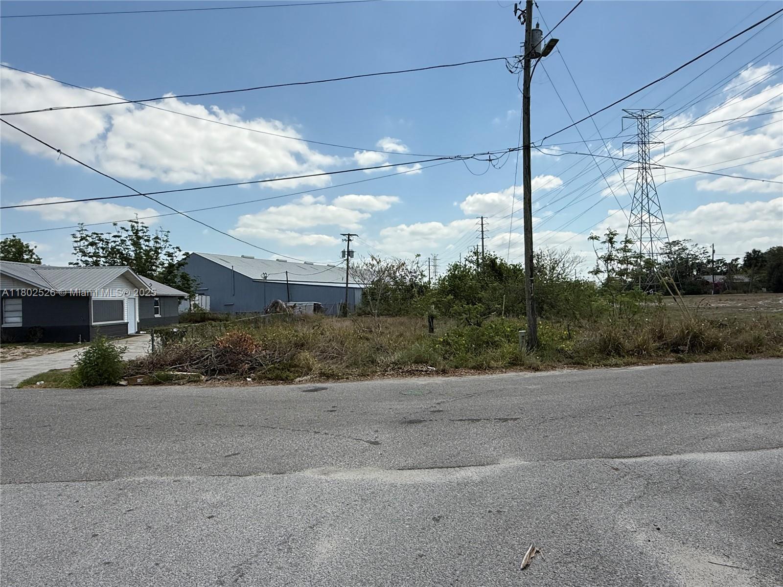 SOUTHSIDE PARK - Land