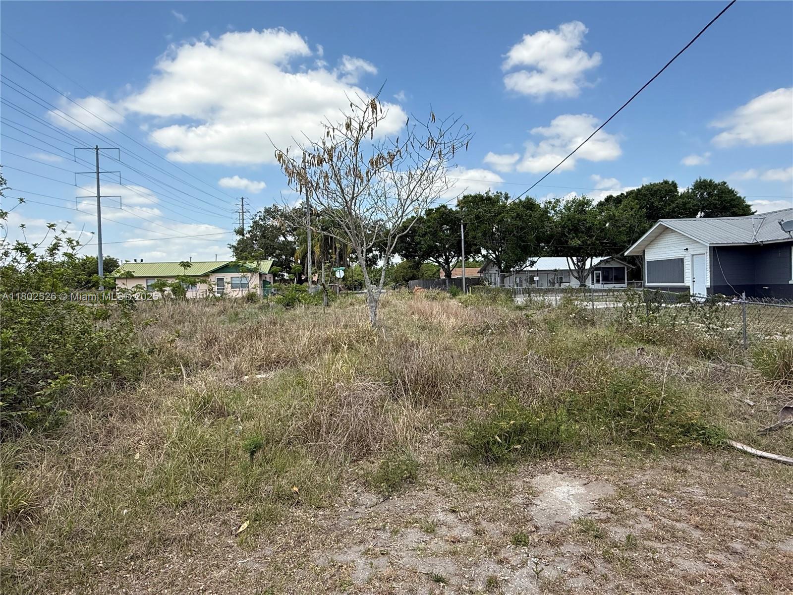 SOUTHSIDE PARK - Land