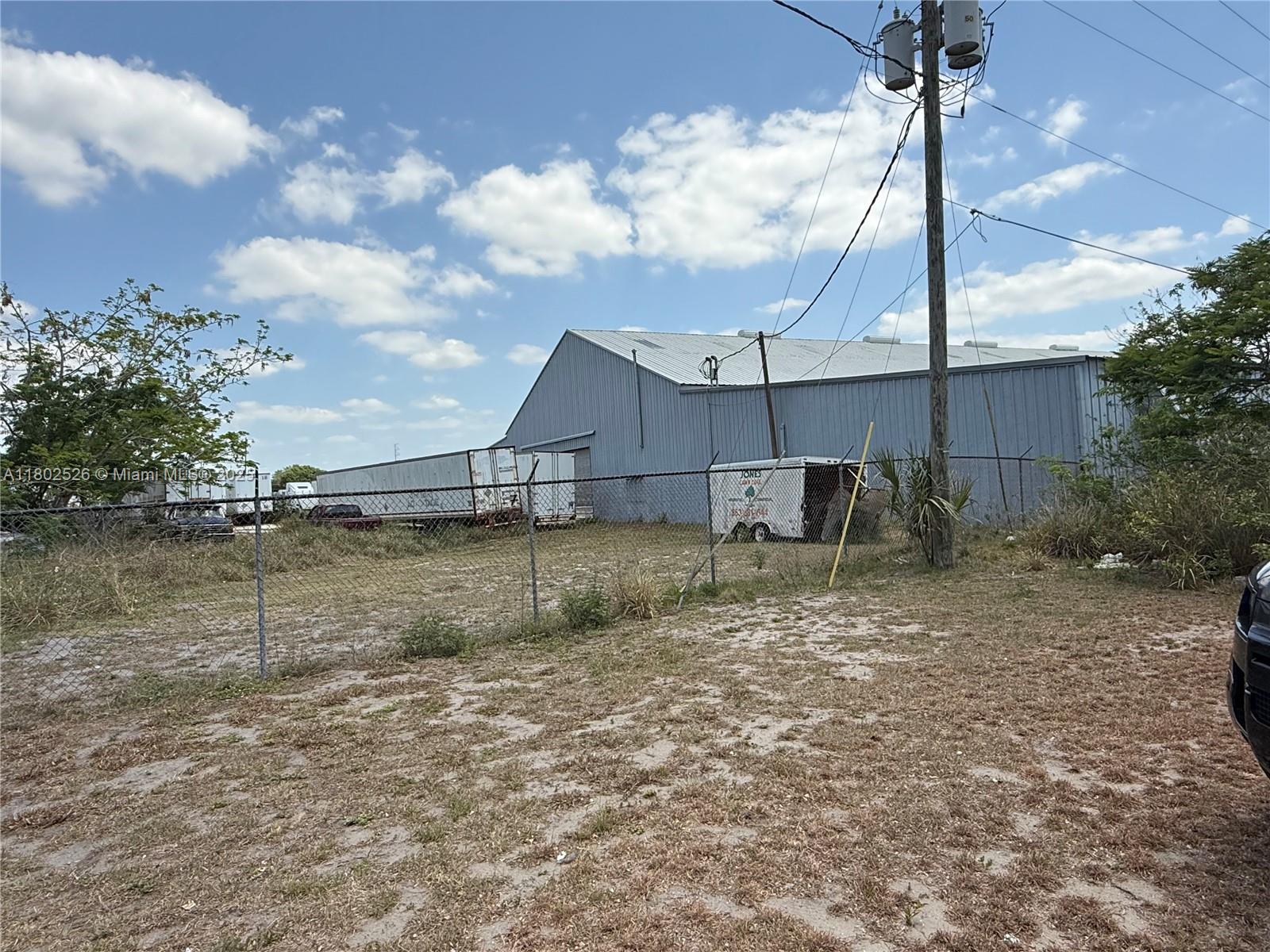 SOUTHSIDE PARK - Land