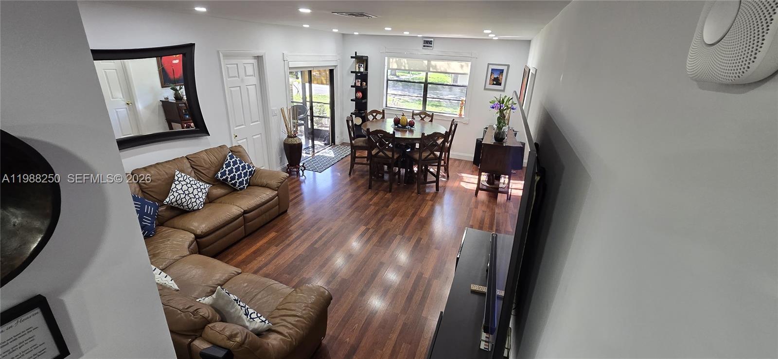 RAMBLEWOOD PLACE CONDO - Residential