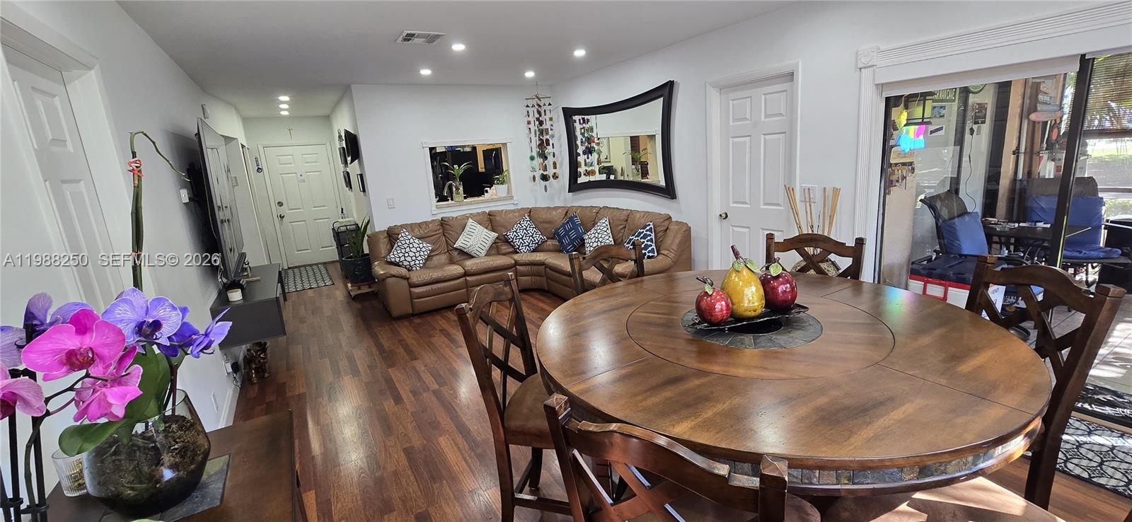 RAMBLEWOOD PLACE CONDO - Residential
