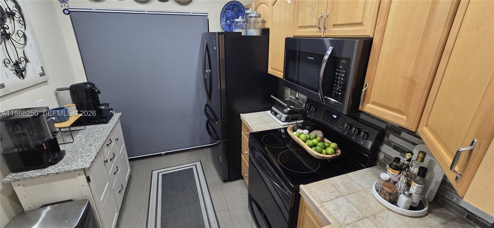 RAMBLEWOOD PLACE CONDO - Residential