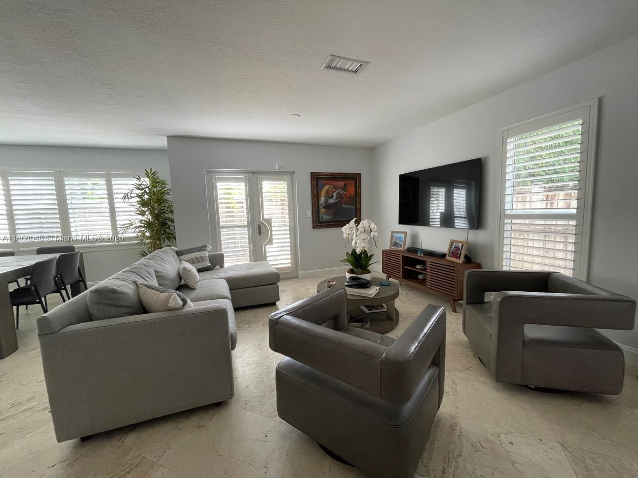 3081 Matilda St A