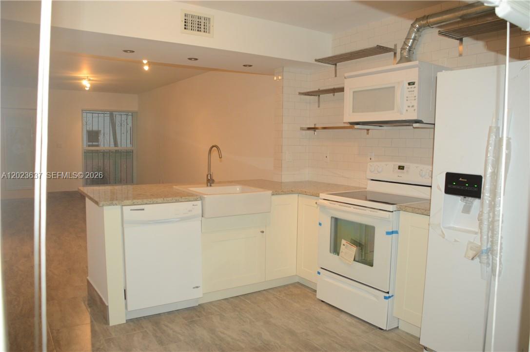 Michigan Twnhse Condo - Residential Lease