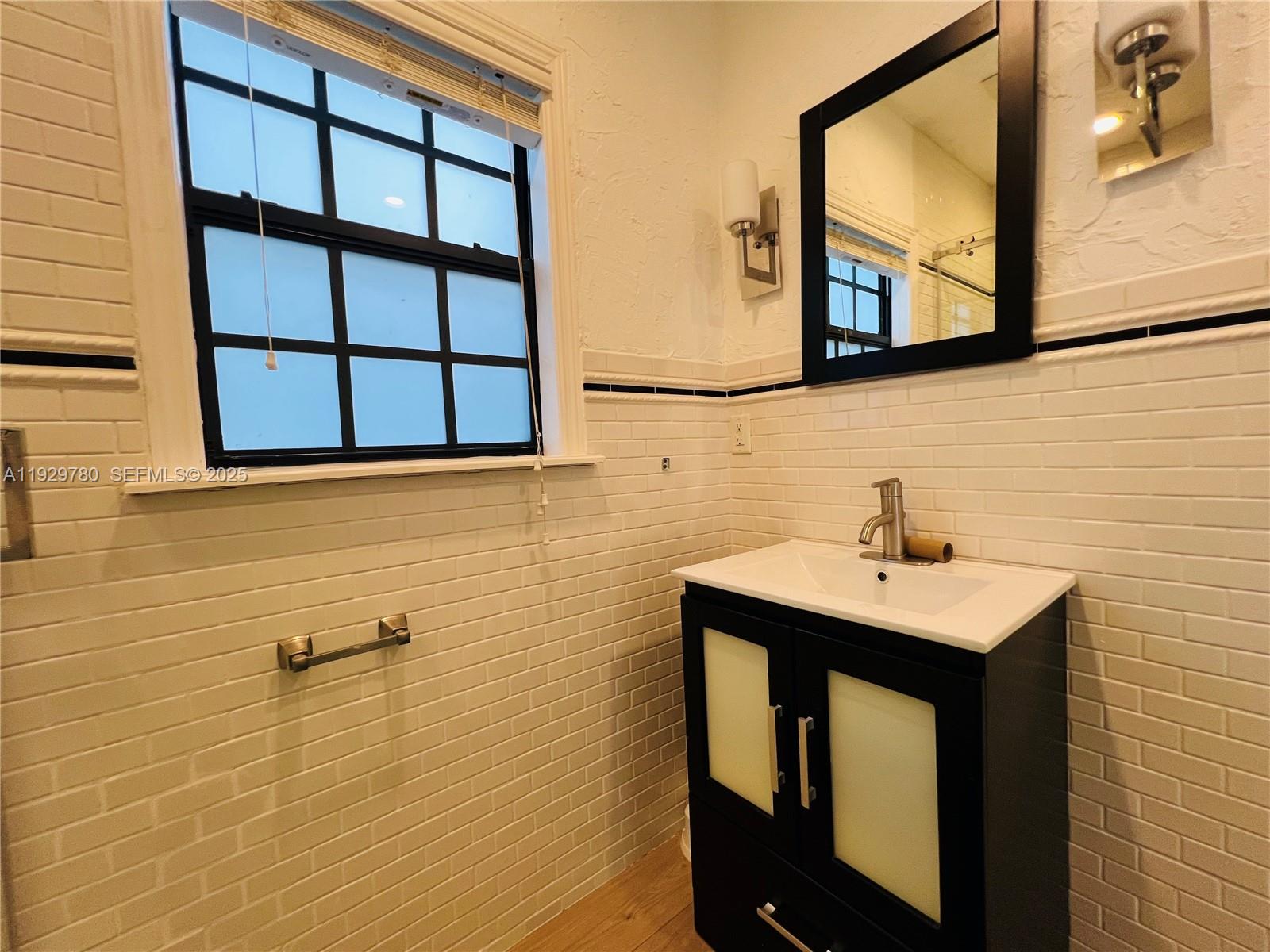 COLEE HAMMOCK - Residential Lease