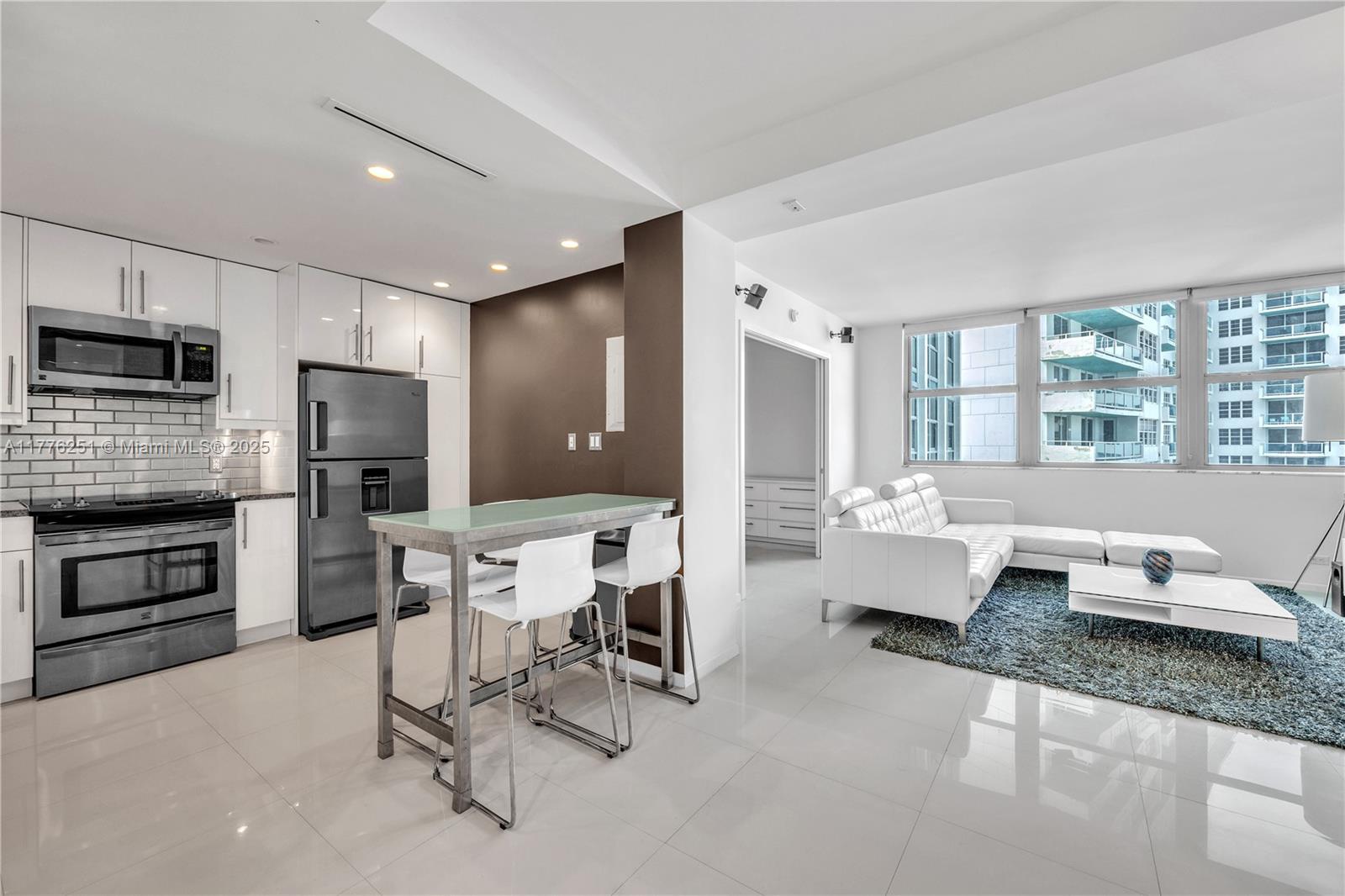 5055 Collins Ave 7A