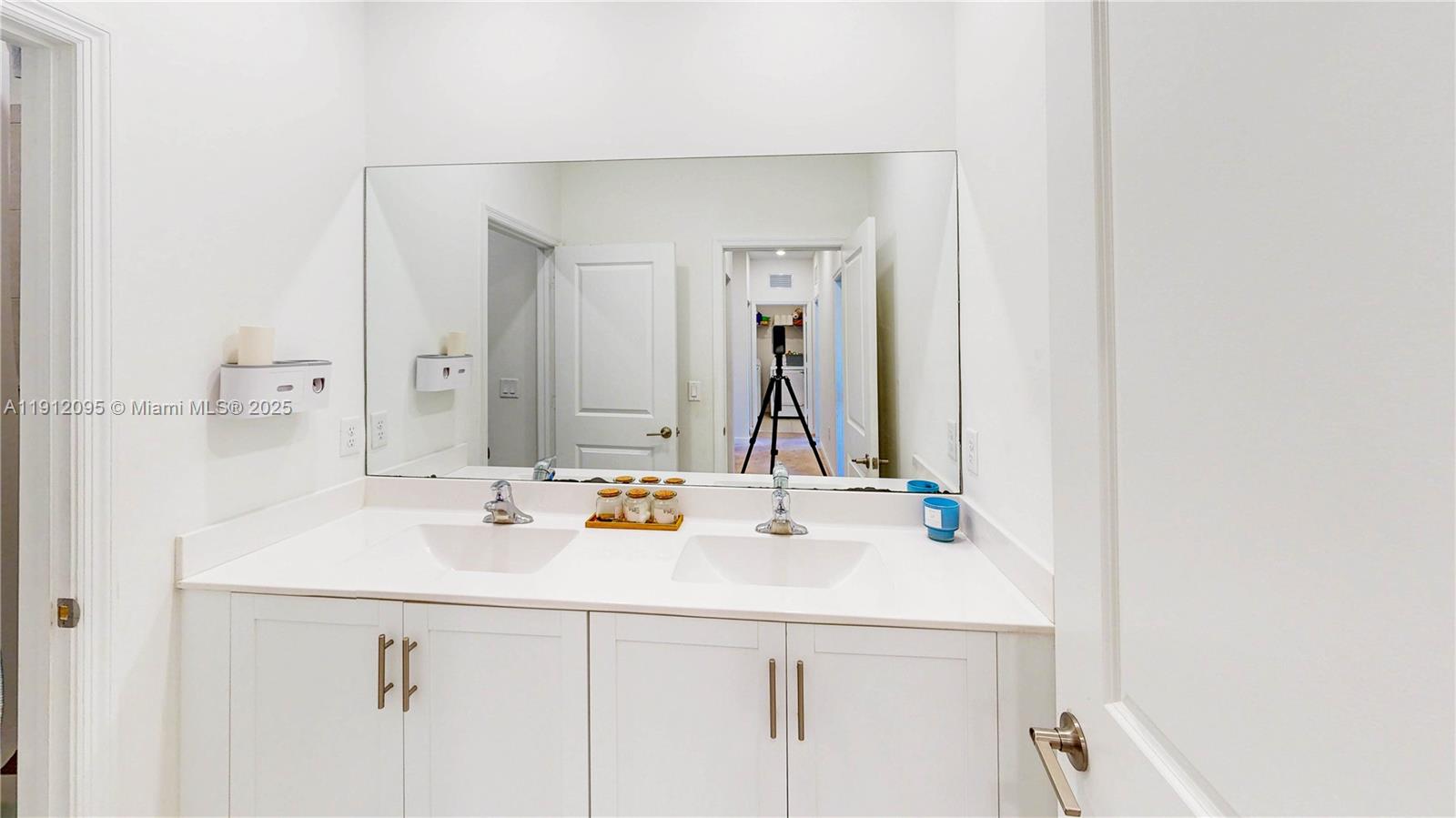 ESTATES AT SILVER PALM - Residential