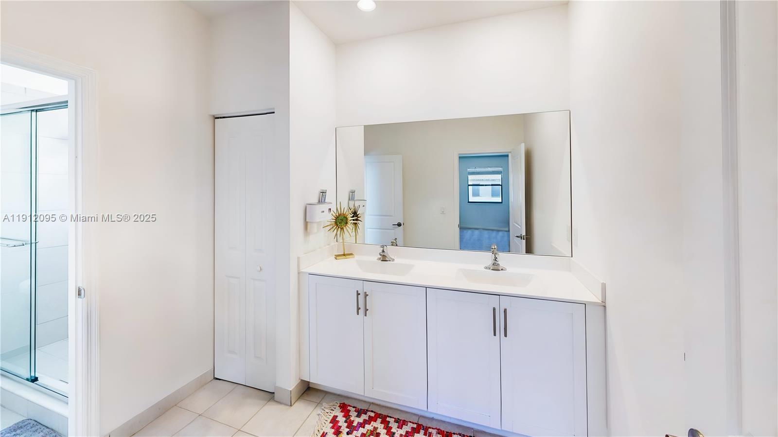 ESTATES AT SILVER PALM - Residential