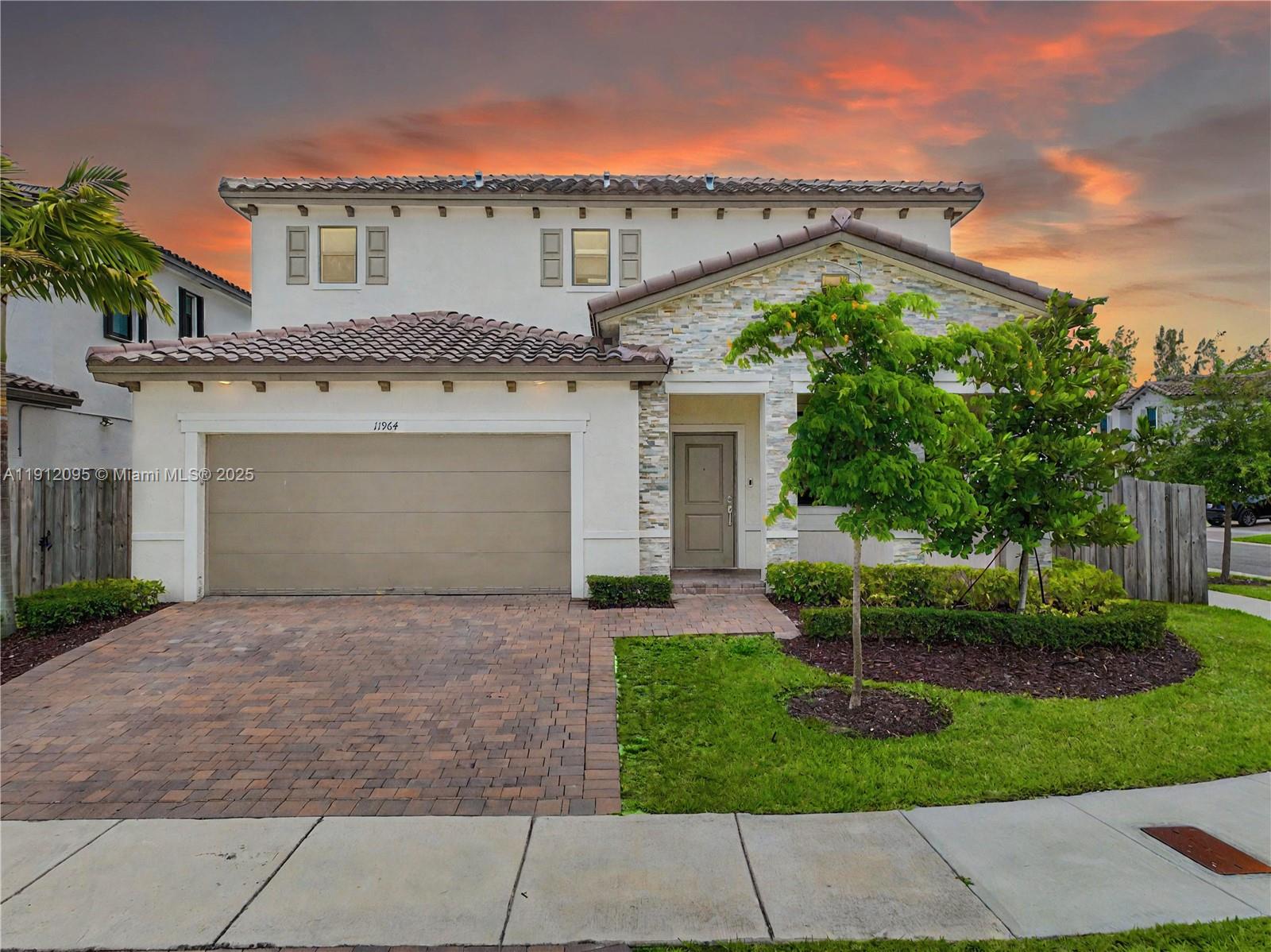 ESTATES AT SILVER PALM - Residential