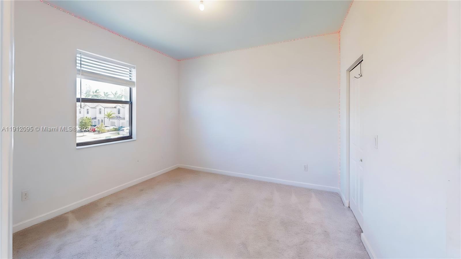 ESTATES AT SILVER PALM - Residential