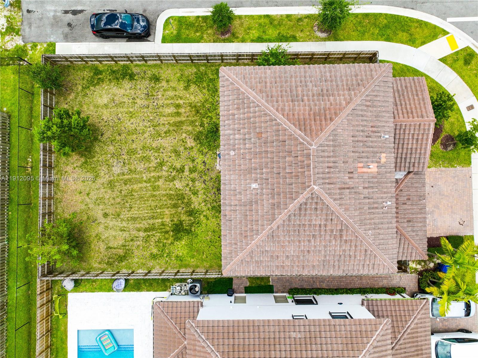 ESTATES AT SILVER PALM - Residential