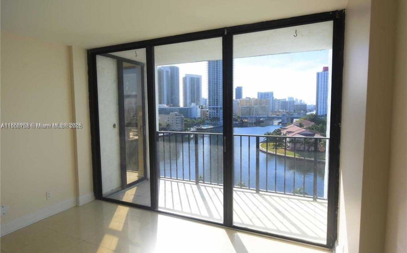 View photos, virtual tours, details... 200 Leslie Dr 1124