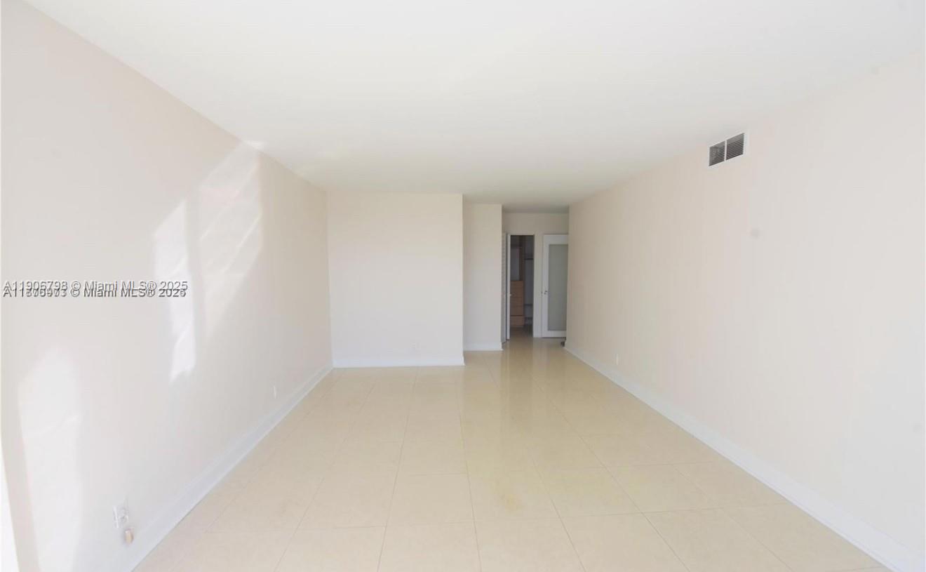 200 LESLIE CONDO - Residential