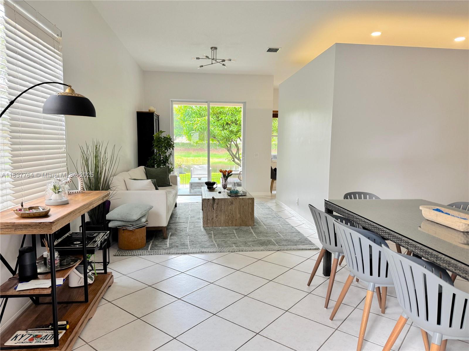 1074 Bluewood Ter 0