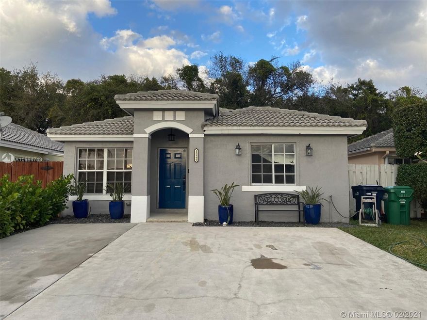 Great family home. 3 bedrooms 2 baths. . All tiled throughout. New kitchen , family room. Master bedroom, t. Great screened-in back patio. Fenced back yard for enjoying family & entertaining. Laundry room. Great neighborhood. Close to schools. Tenant screening required .Good credit(620+)proof of income. Driving Directions: