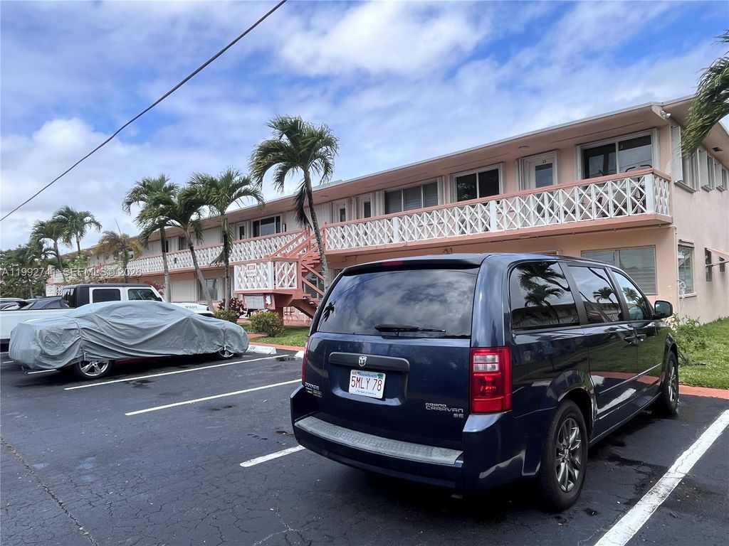 Photo of 1012 SW 11th St #9N, Hallandale Beach, FL 33009 (MLS # A11992741)