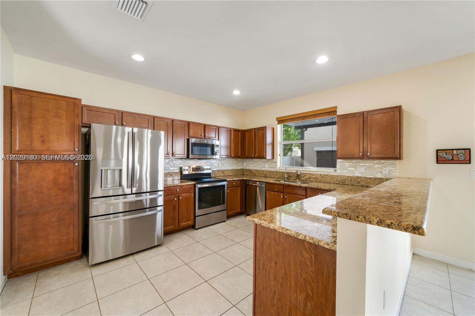 KENDALL COMMONS RESIDENTI - Residential
