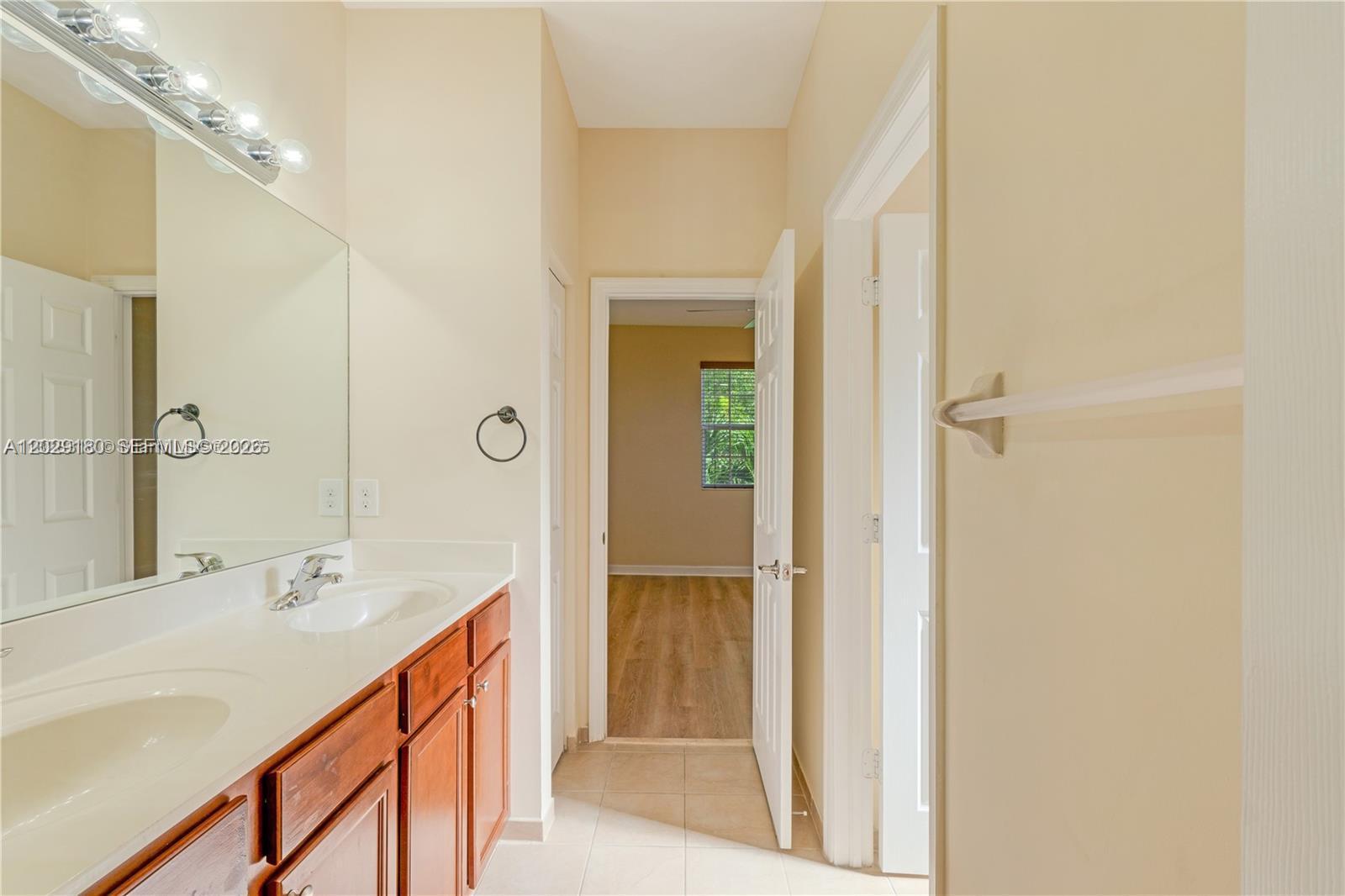 KENDALL COMMONS RESIDENTI - Residential