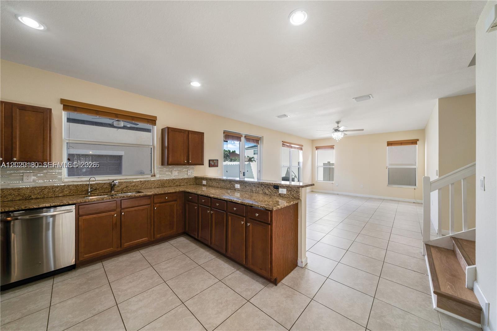 KENDALL COMMONS RESIDENTI - Residential