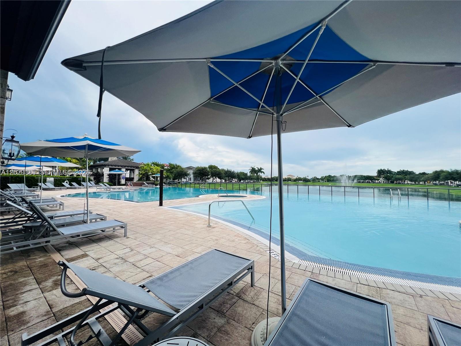 KENDALL COMMONS RESIDENTI - Residential