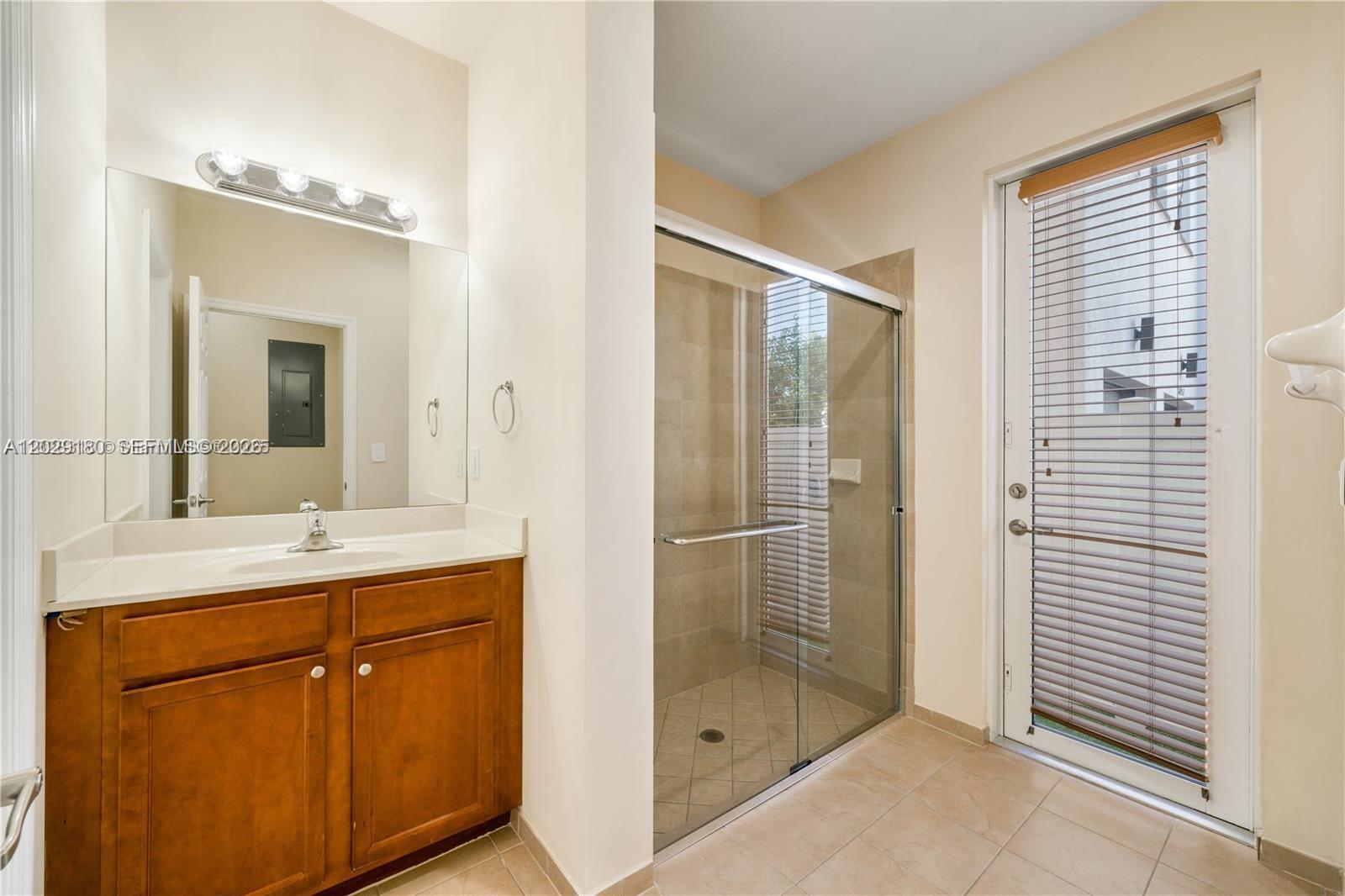 KENDALL COMMONS RESIDENTI - Residential