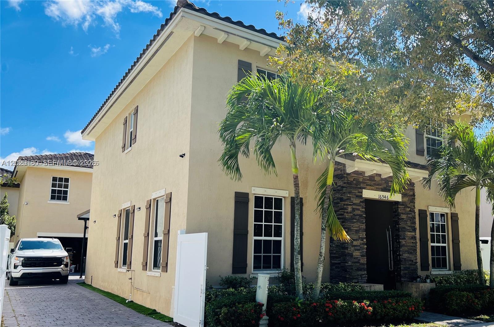 KENDALL COMMONS RESIDENTI - Residential