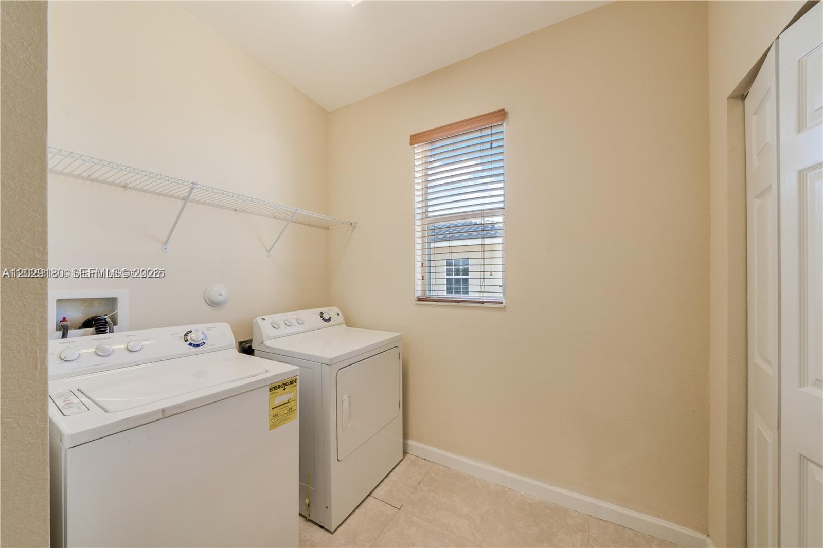 KENDALL COMMONS RESIDENTI - Residential