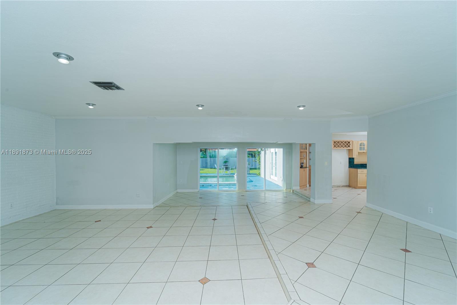 VILLA SERENA - Residential Lease