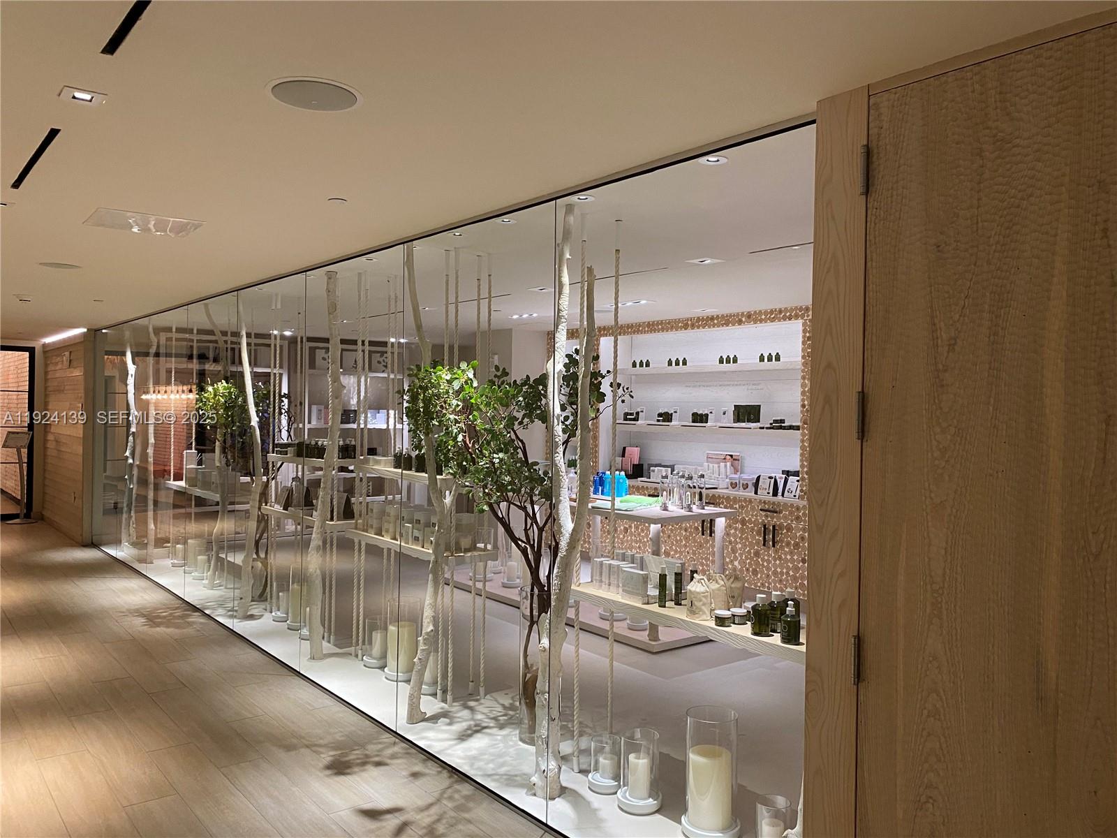 RONEY PALACE CONDO - Residential