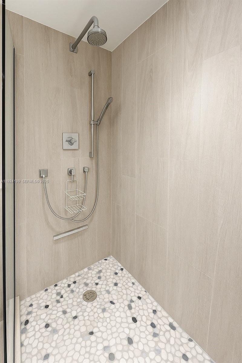 RONEY PALACE CONDO - Residential