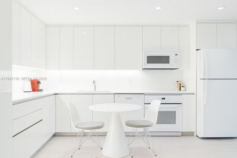 2301 Collins Ave 636 Miami Beach FL 33139