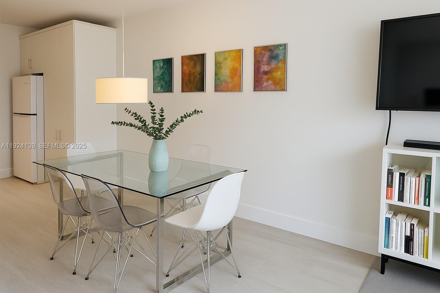 2301 Collins Ave 636, Miami Beach, FL, 33139/$845,000 4 2301 Collins Ave 636