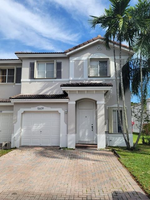 Townhouse in Doral FL 5609 113th Ct Ct.jpg